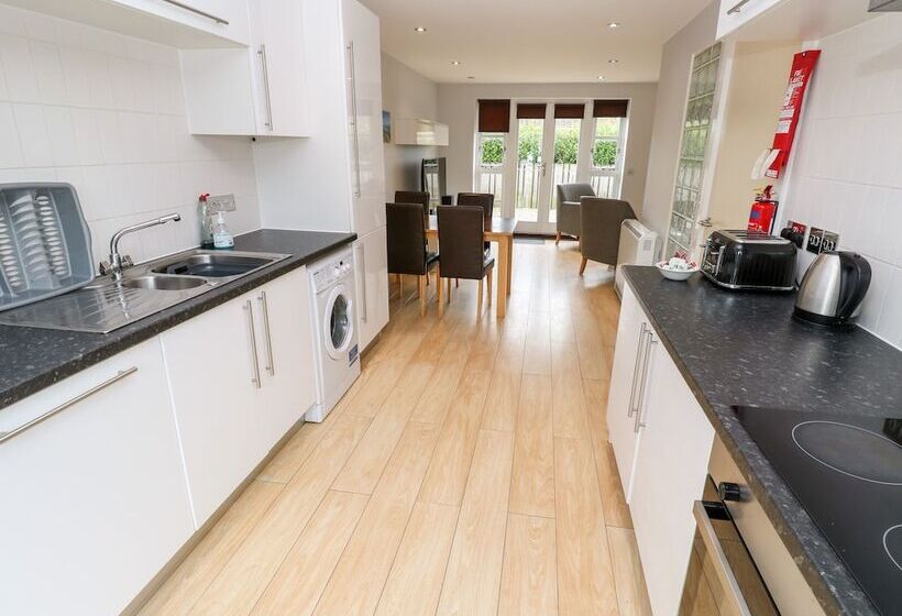 3 Bay Retreat Villas