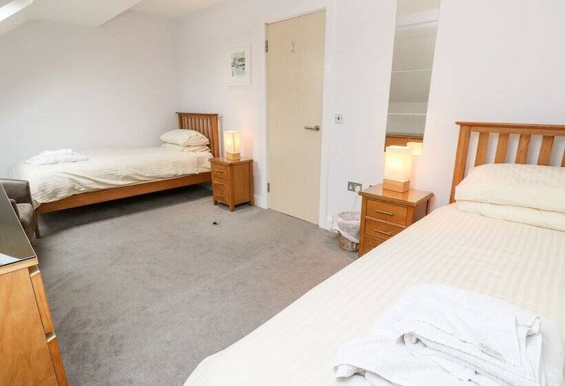 3 Bay Retreat Villas