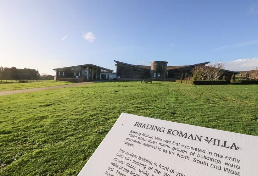 4 The Old Post Office Mews