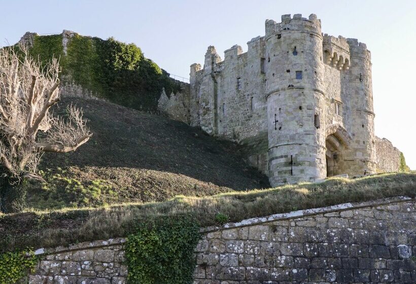 4 The Old Post Office Mews