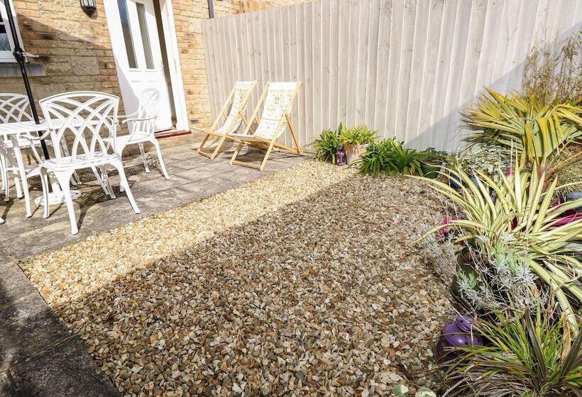 4 The Old Post Office Mews