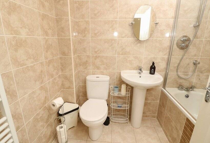 4 The Old Post Office Mews