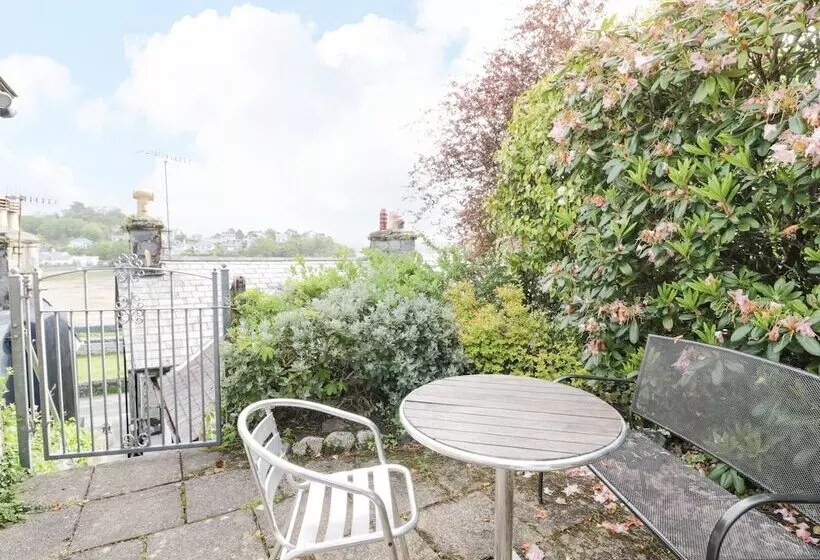 5 Ivy Terrace