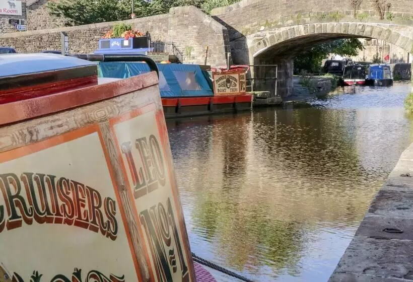 Canalside Cottage