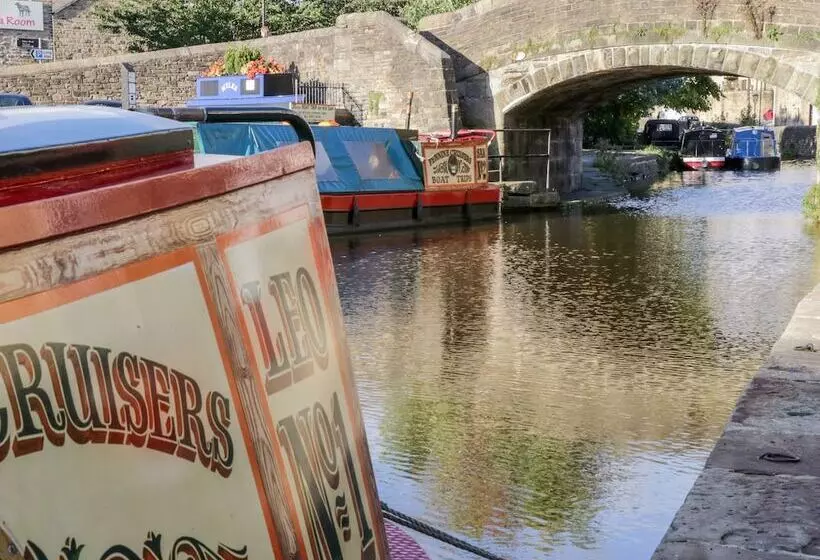 Canalside Cottage