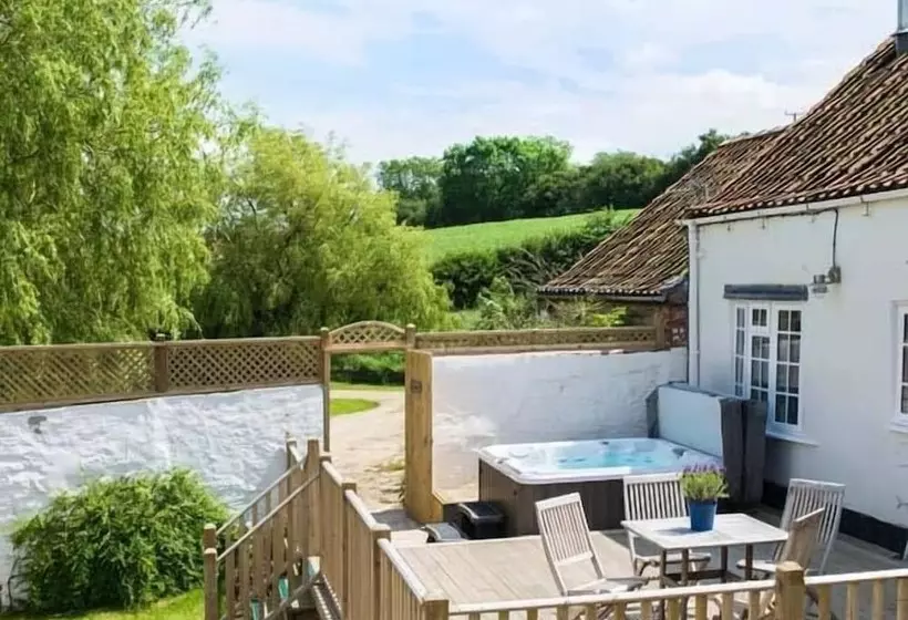 Derwent Cottage