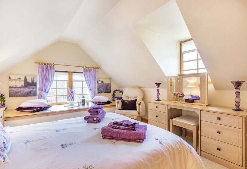 Dunstaffnage Cottage