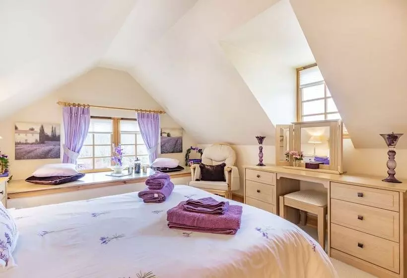 Dunstaffnage Cottage