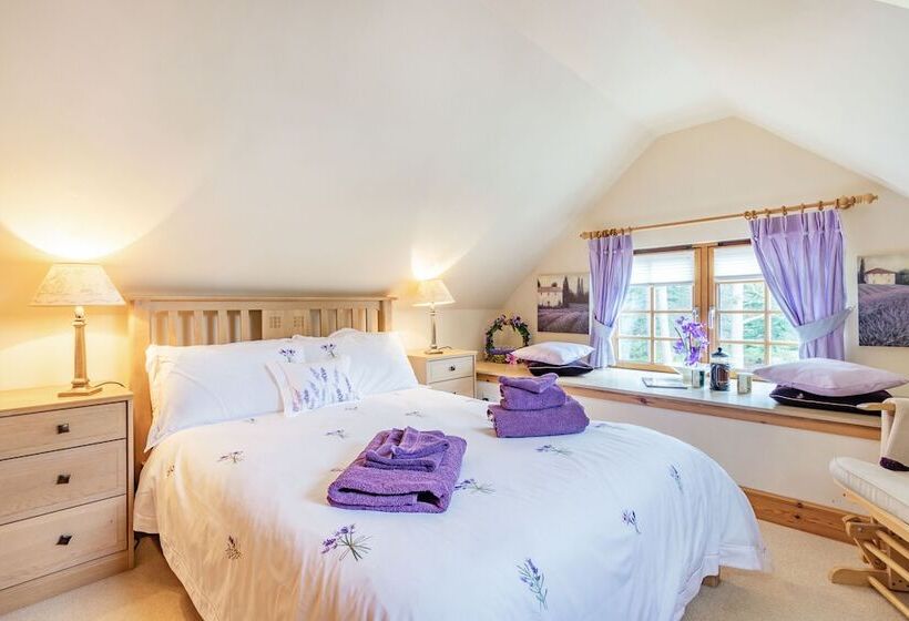 Dunstaffnage Cottage