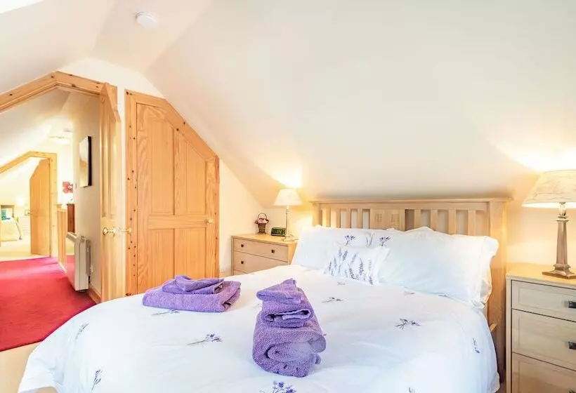 Dunstaffnage Cottage