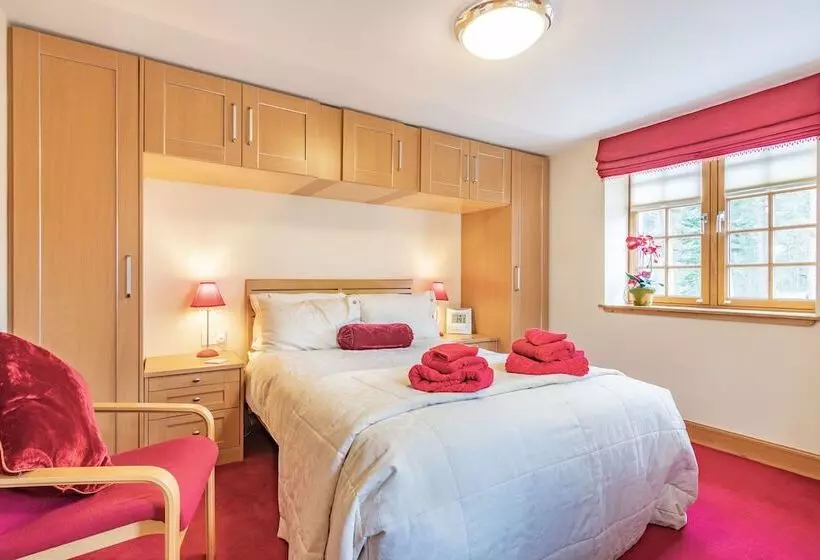 Dunstaffnage Cottage