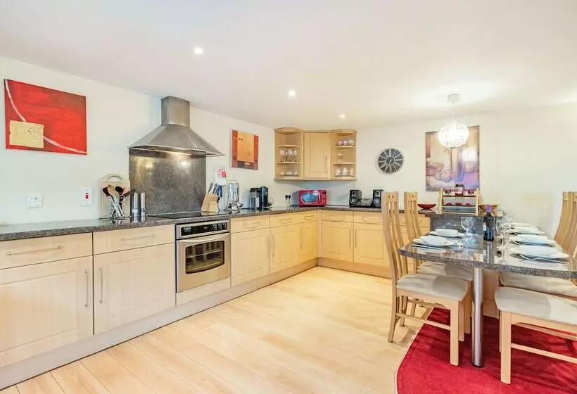 Dunstaffnage Cottage