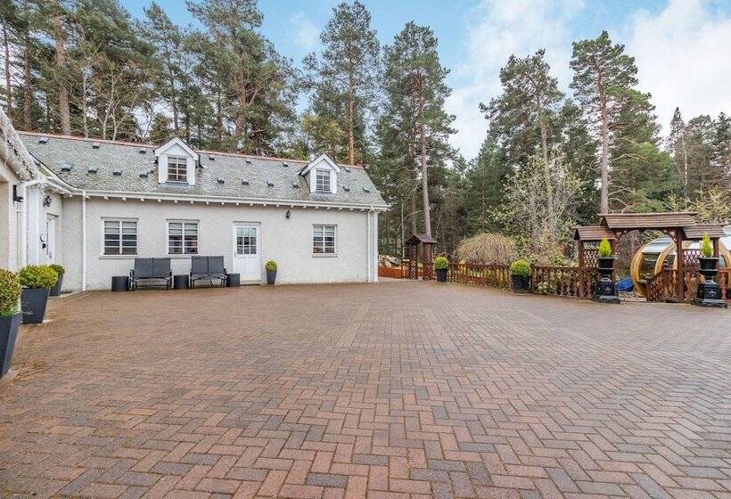 Dunstaffnage Cottage