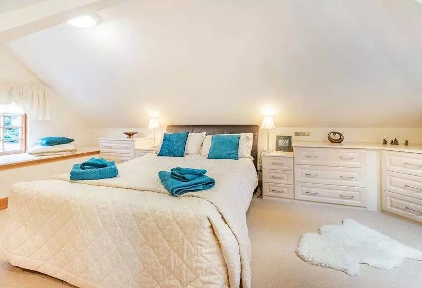 Dunstaffnage Cottage