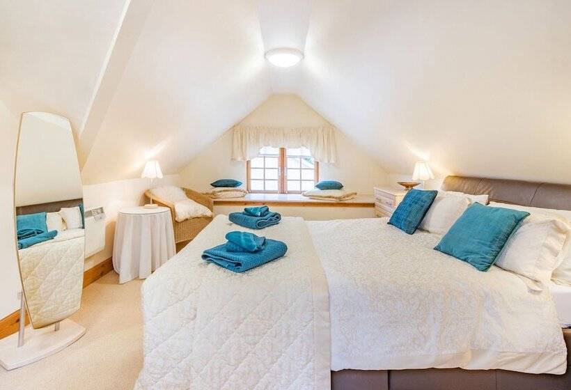 Dunstaffnage Cottage