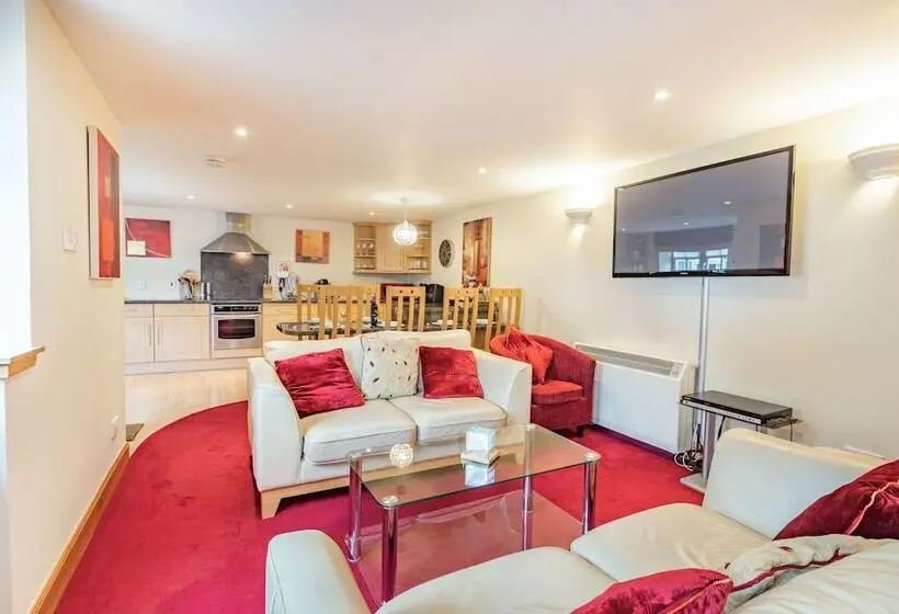 Dunstaffnage Cottage