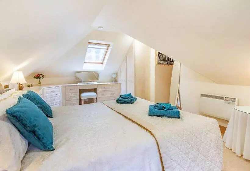 Dunstaffnage Cottage