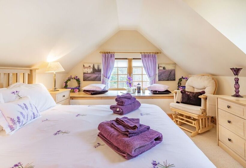 Dunstaffnage Cottage