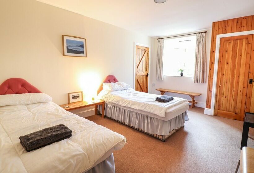 Farchynys Court Cottage