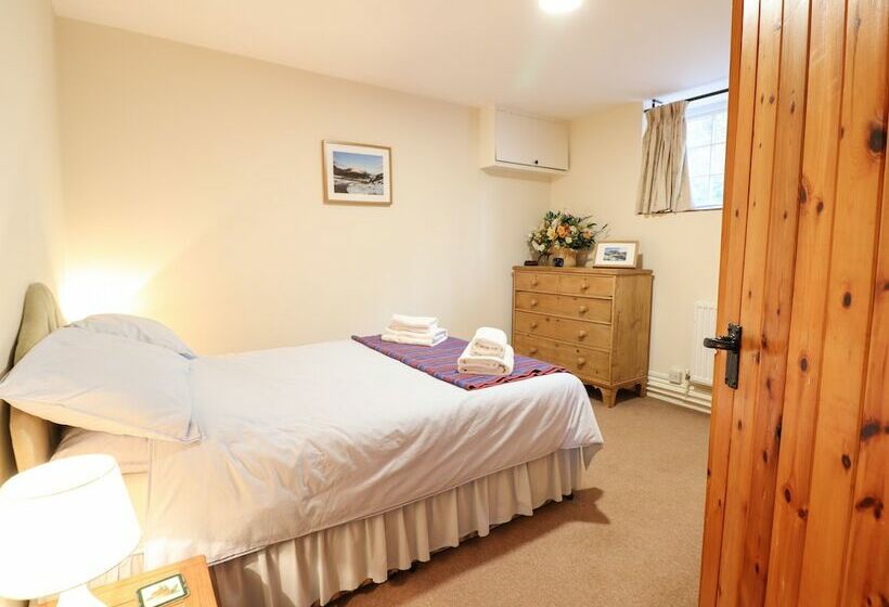 Farchynys Court Cottage