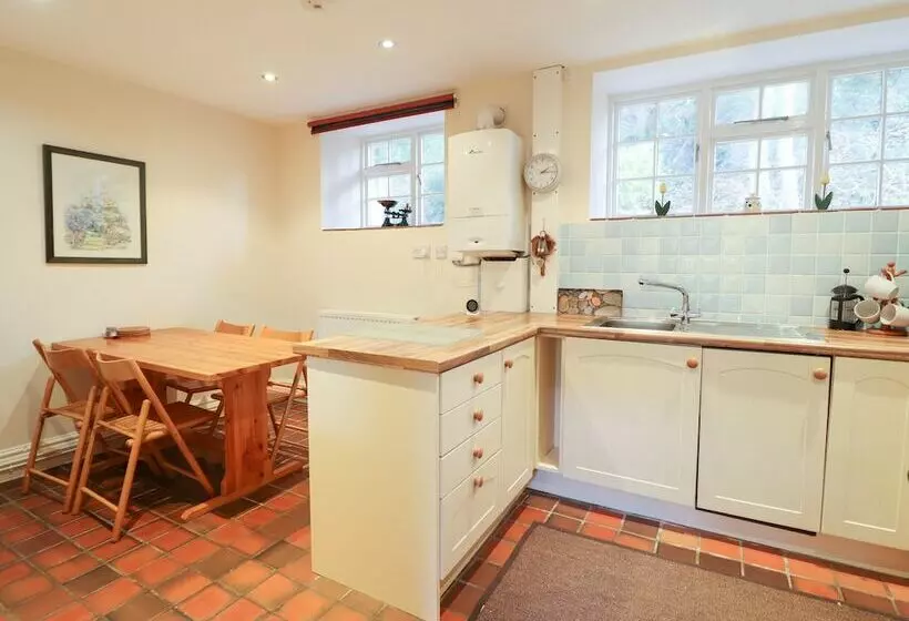 Farchynys Court Cottage