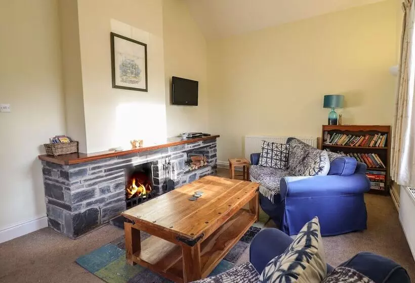 Farchynys Court Cottage