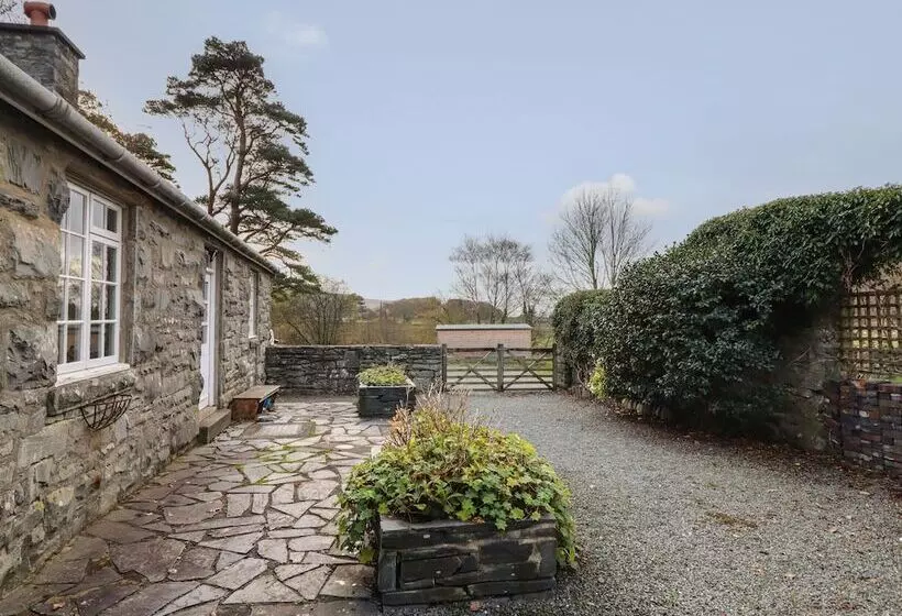 Farchynys Court Cottage