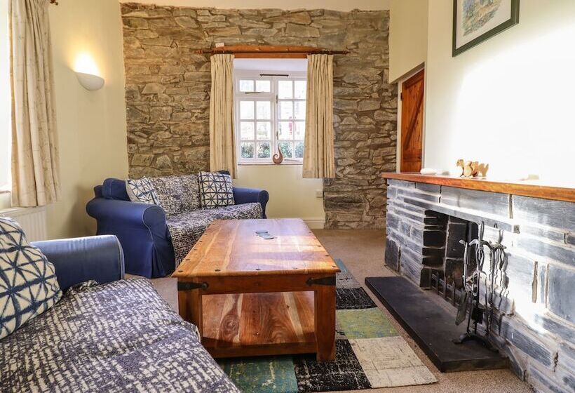 Farchynys Court Cottage