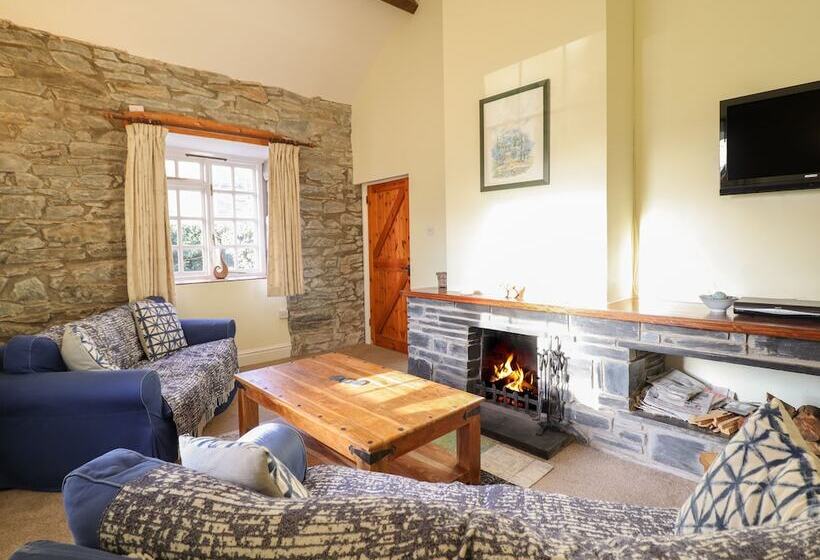 Farchynys Court Cottage