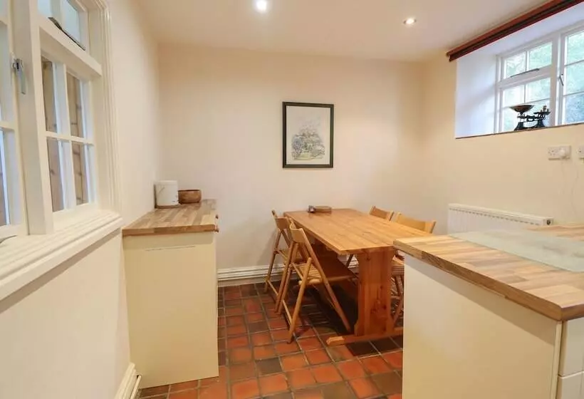 Farchynys Court Cottage