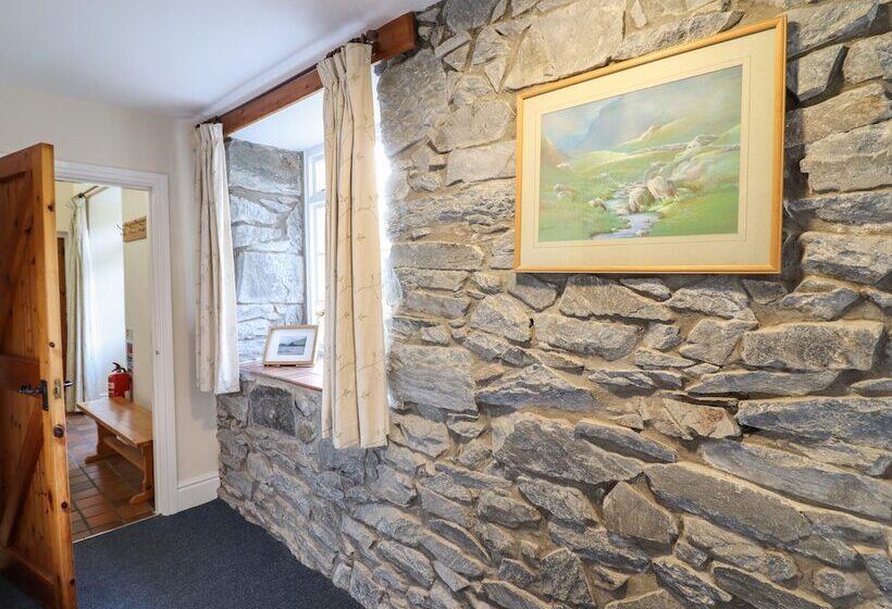 Farchynys Court Cottage