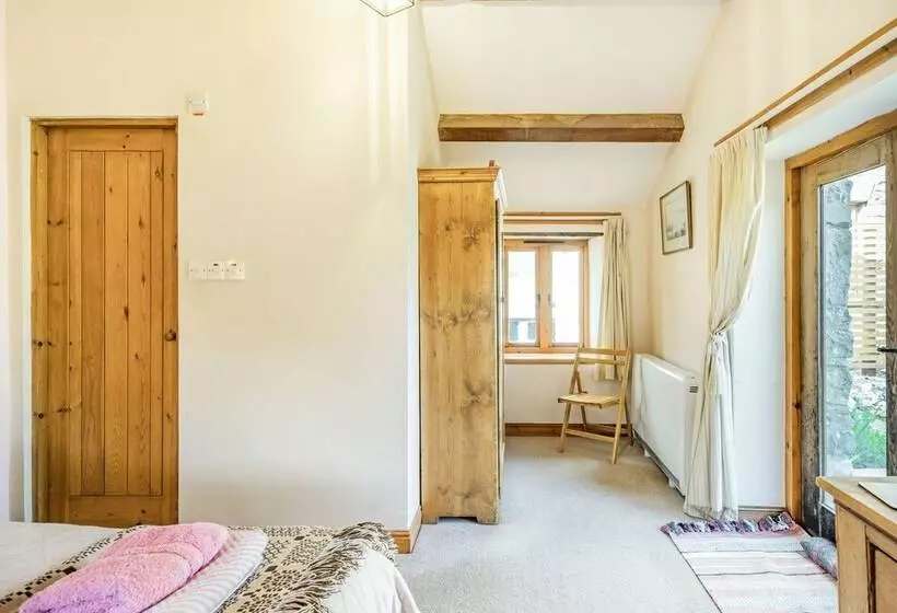 Moresdale Bank Cottage