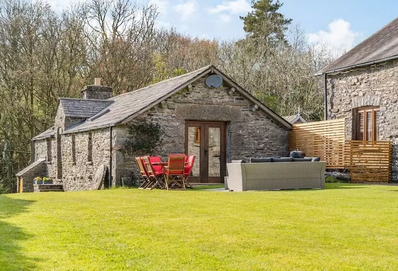 Moresdale Bank Cottage