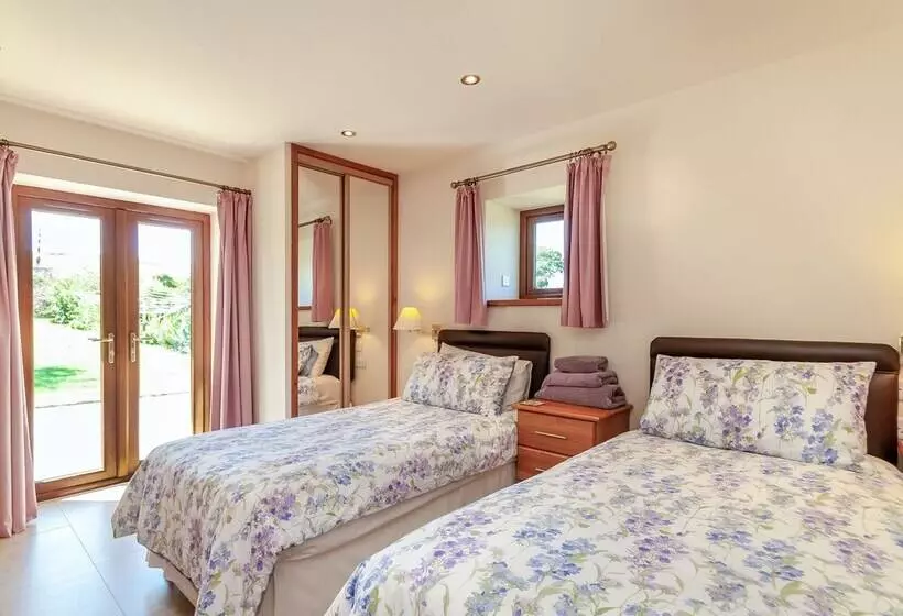 Routster Cottage