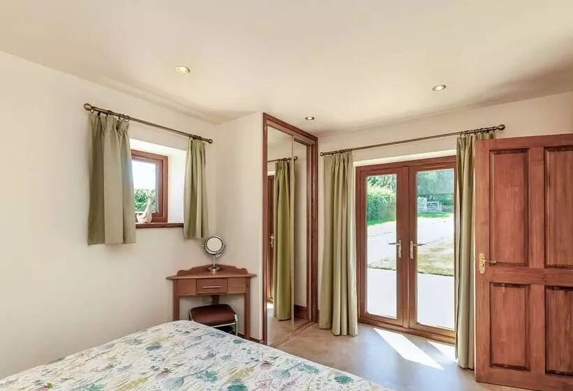 Routster Cottage