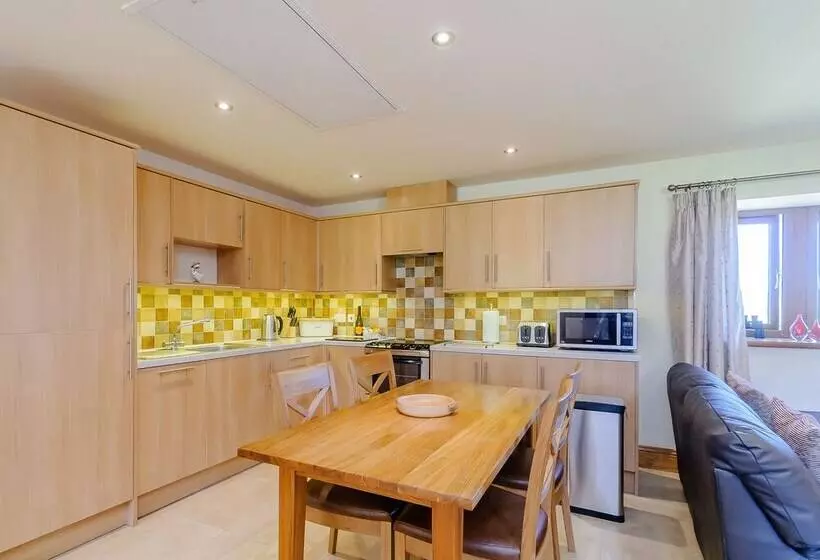 Routster Cottage