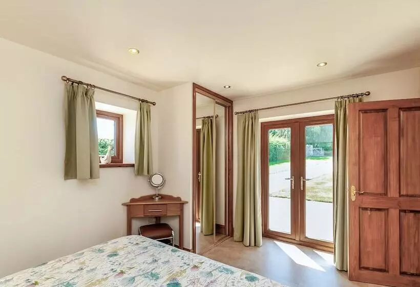 Routster Cottage