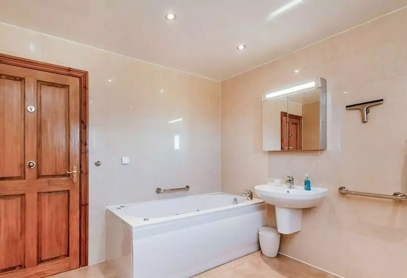 Routster Cottage