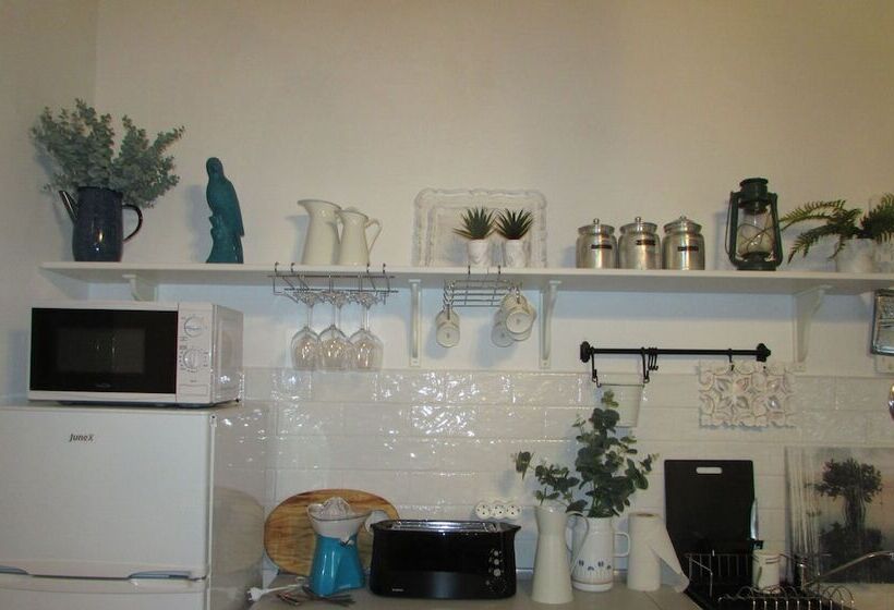 C & M   Casa De Mares