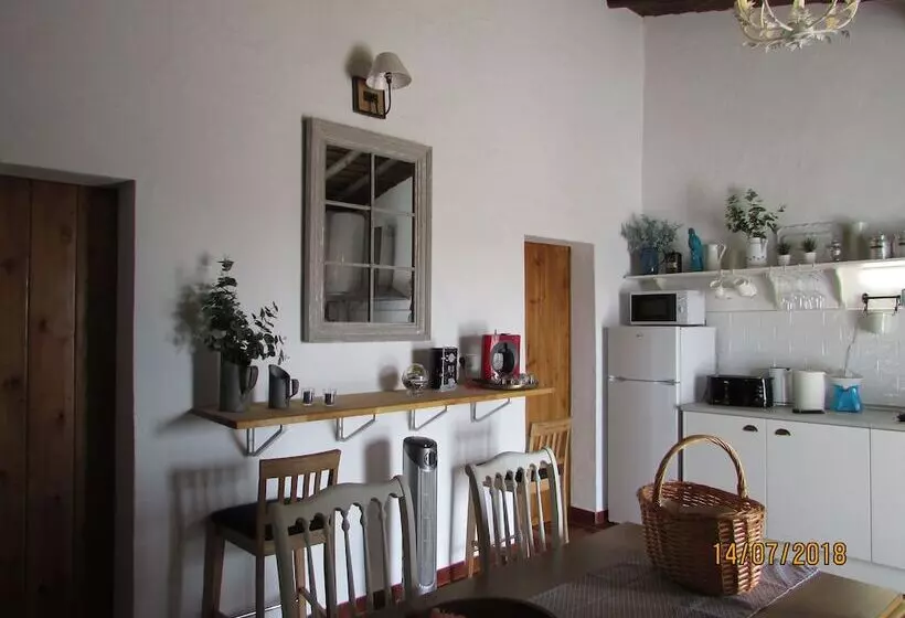 C & M   Casa De Mares