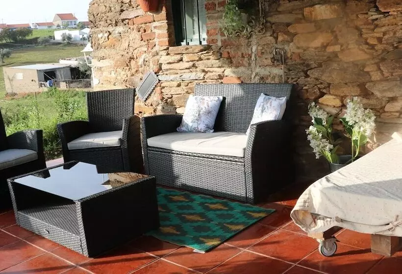 C & M   Casa De Mares