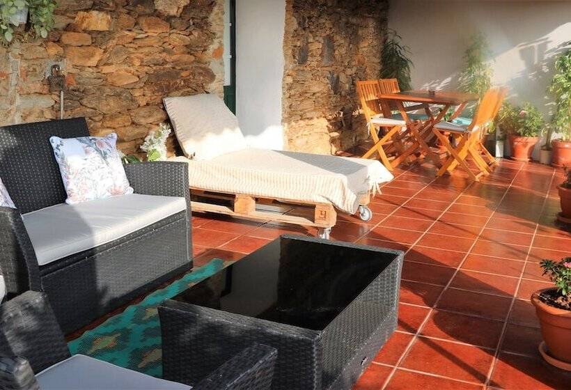 C & M   Casa De Mares