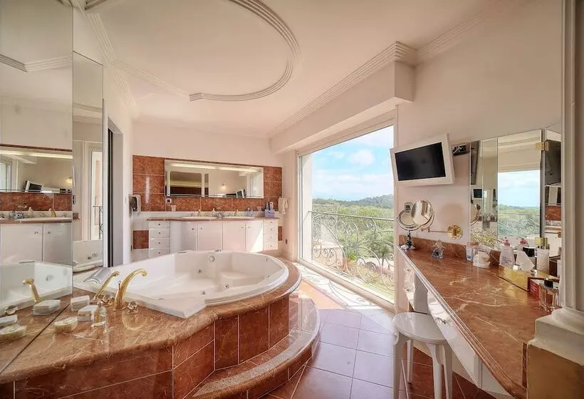 Havre De Paix 5 étoiles Prestige Jacuzzi, Hammam, Sauna, Piscine Chauffée Mougins Cannes Grasse