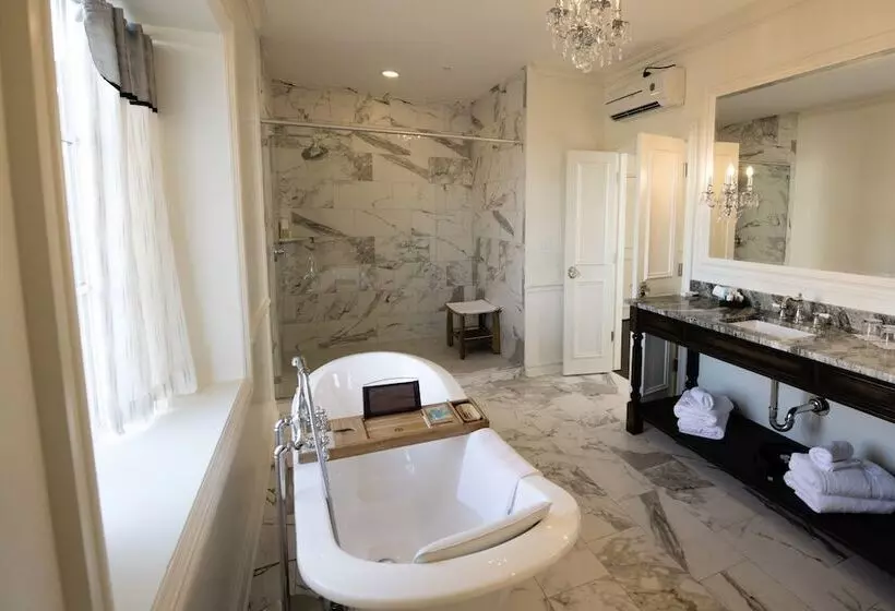 Hotelli Dominion House