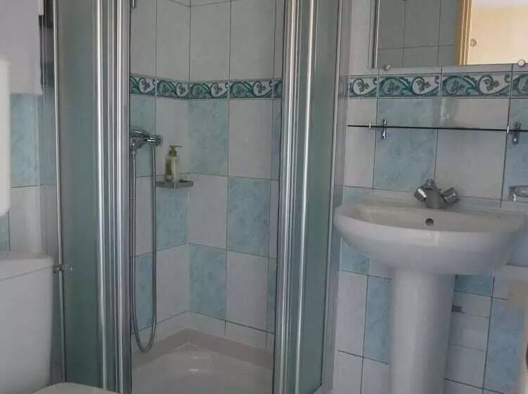 Hotelli Hôtel Restaurant Trabenia