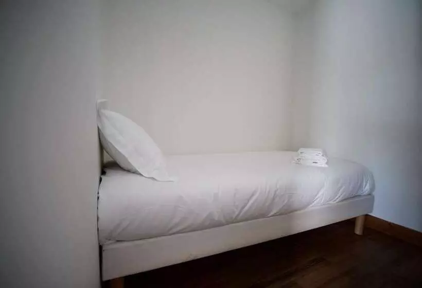 Hotelli Hôtel Restaurant Trabenia