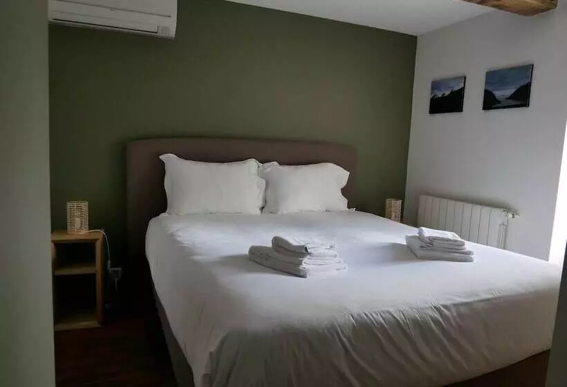 Hotelli Hôtel Restaurant Trabenia