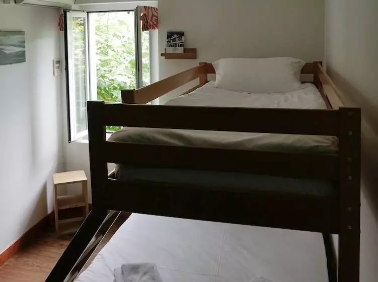 Hotelli Hôtel Restaurant Trabenia