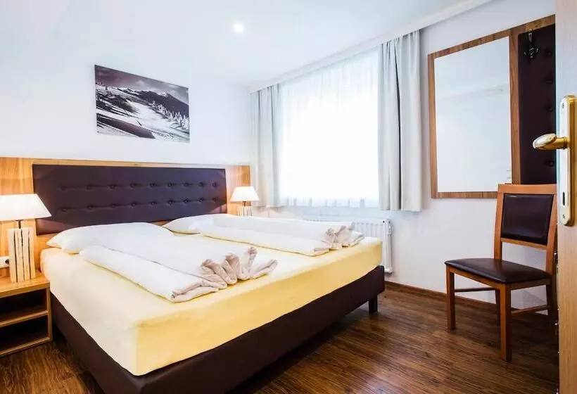 Hotelli Neue Post Apartments