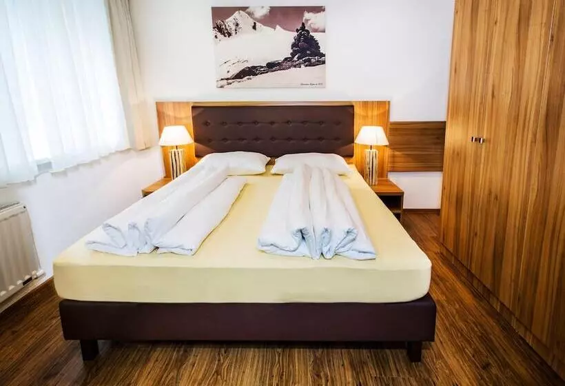 Hotelli Neue Post Apartments